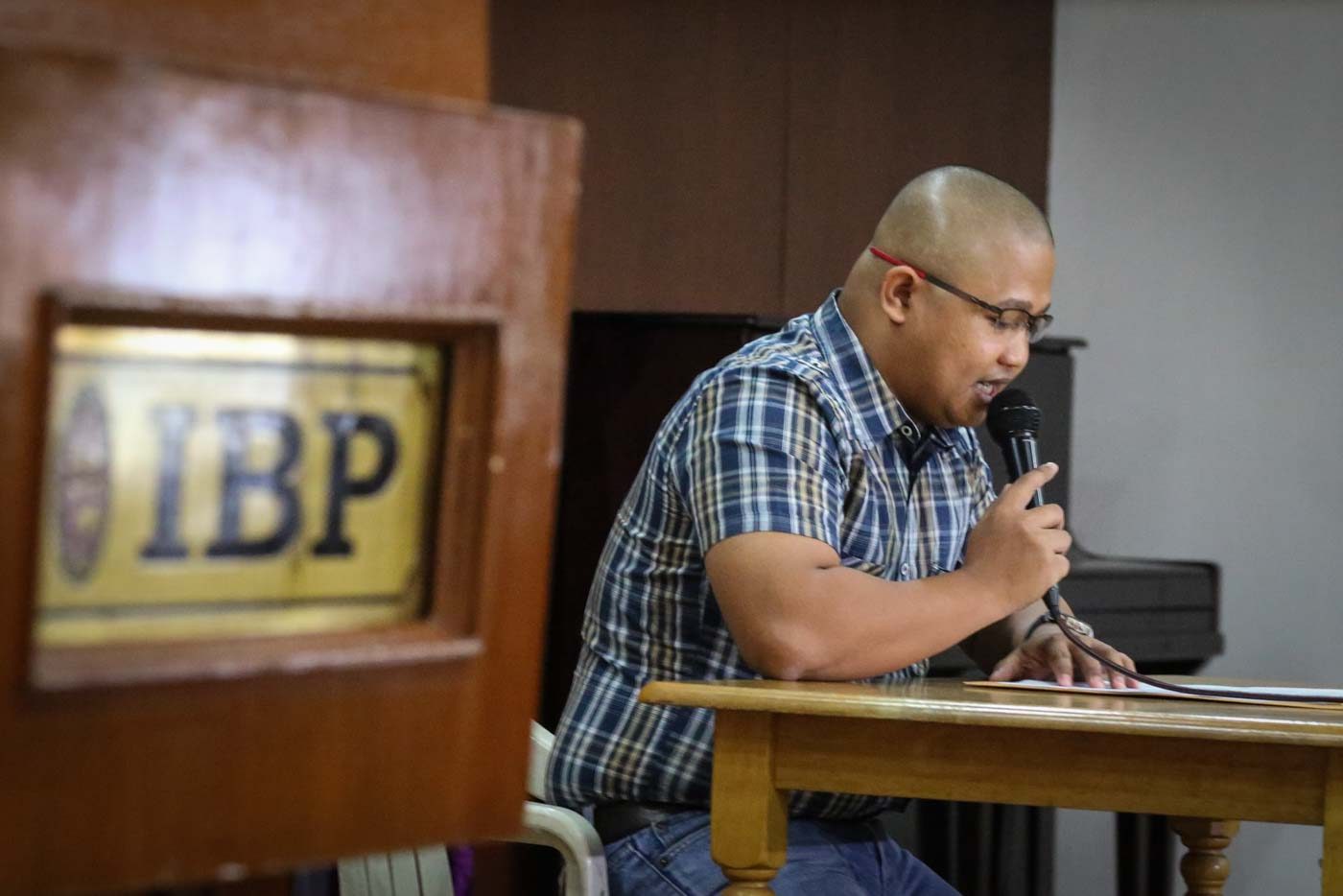 FIRST APPEARANCE. Peter Joemel Advincula aka Bikoy, the hooded man behind the controversial videos linking President Duterte's family to drugs, surfaces at the Integrated Bar of the Philippines on May 6, 2019. Photo by Jire Carreon/Rappler