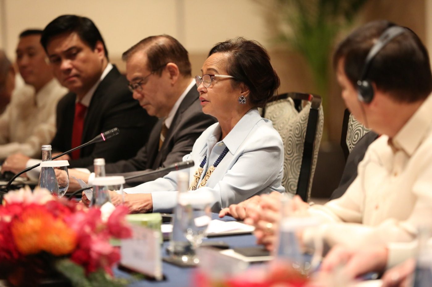 MEETING XI. House Speaker Gloria Macapagal Arroyo joins Congress leaders in a meeting with Chinese President Xi Jinping. Photo courtesy of Arroyo's office 