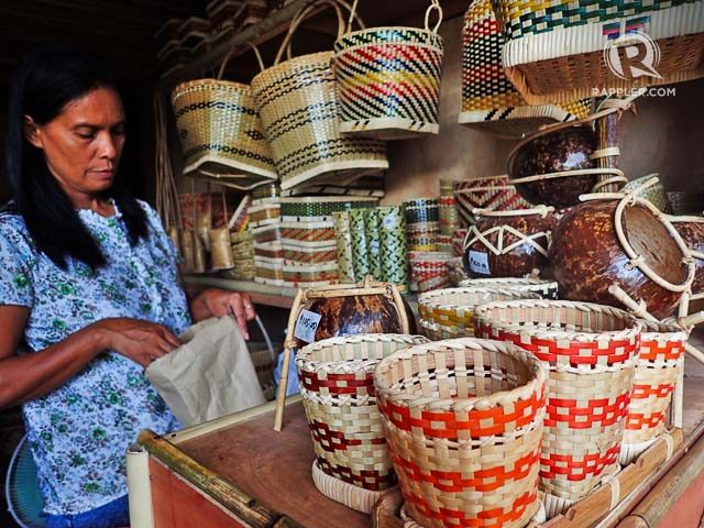 HANDICRAFTS. Colorful handicrafts like these baskets from Busuanga can be found at the trade fair 