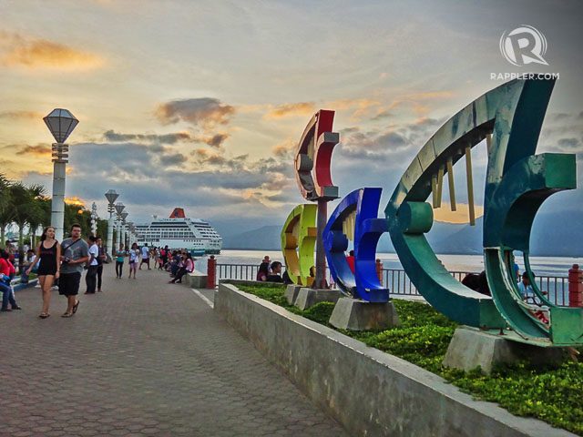 FOR LEISURELY WALKS. Relax at the Baywalk after your cultural and historical tour 