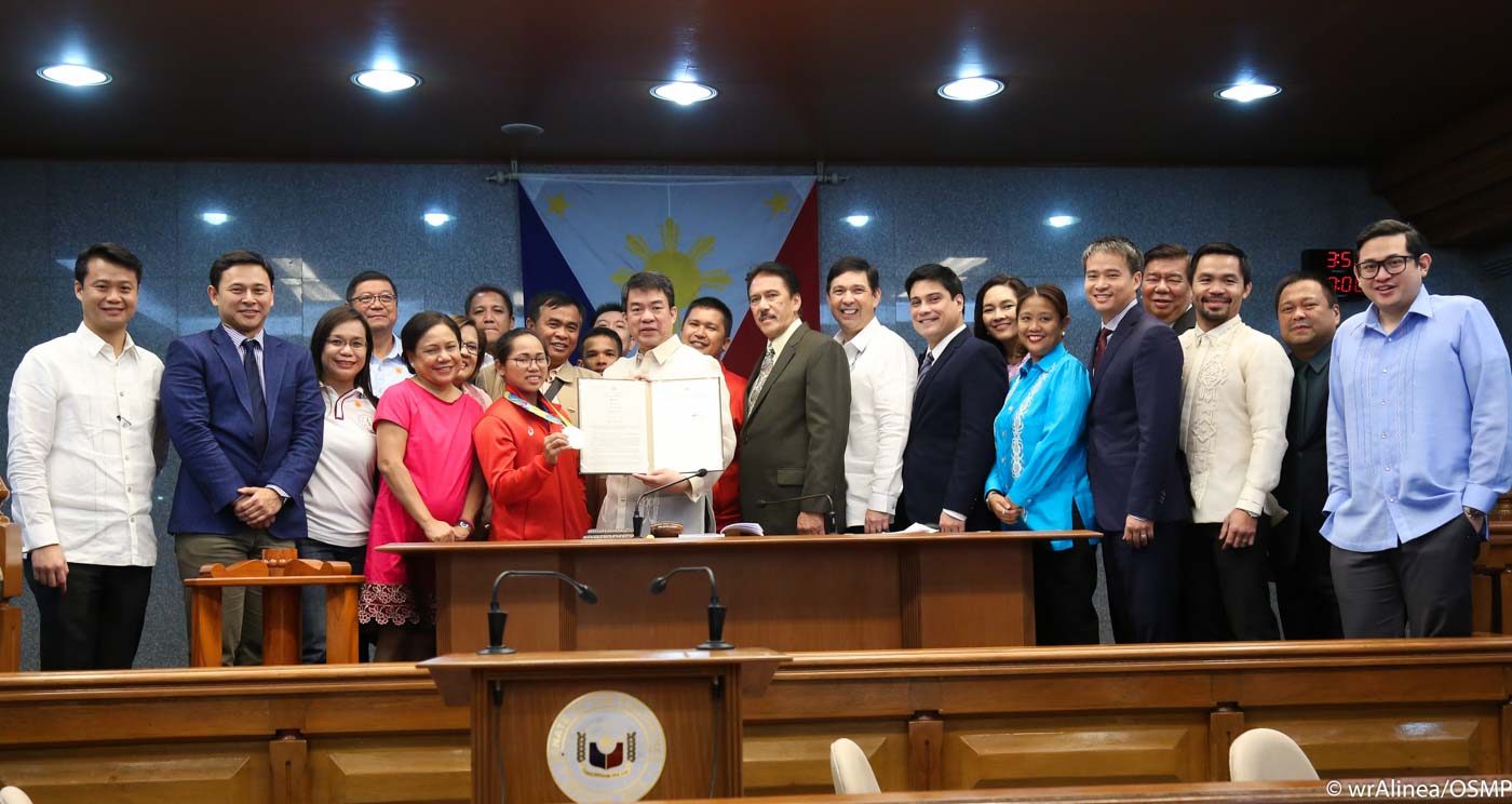 IN PHOTOS: Hidilyn Diaz visits Senate, gets reward from Pacquiao
