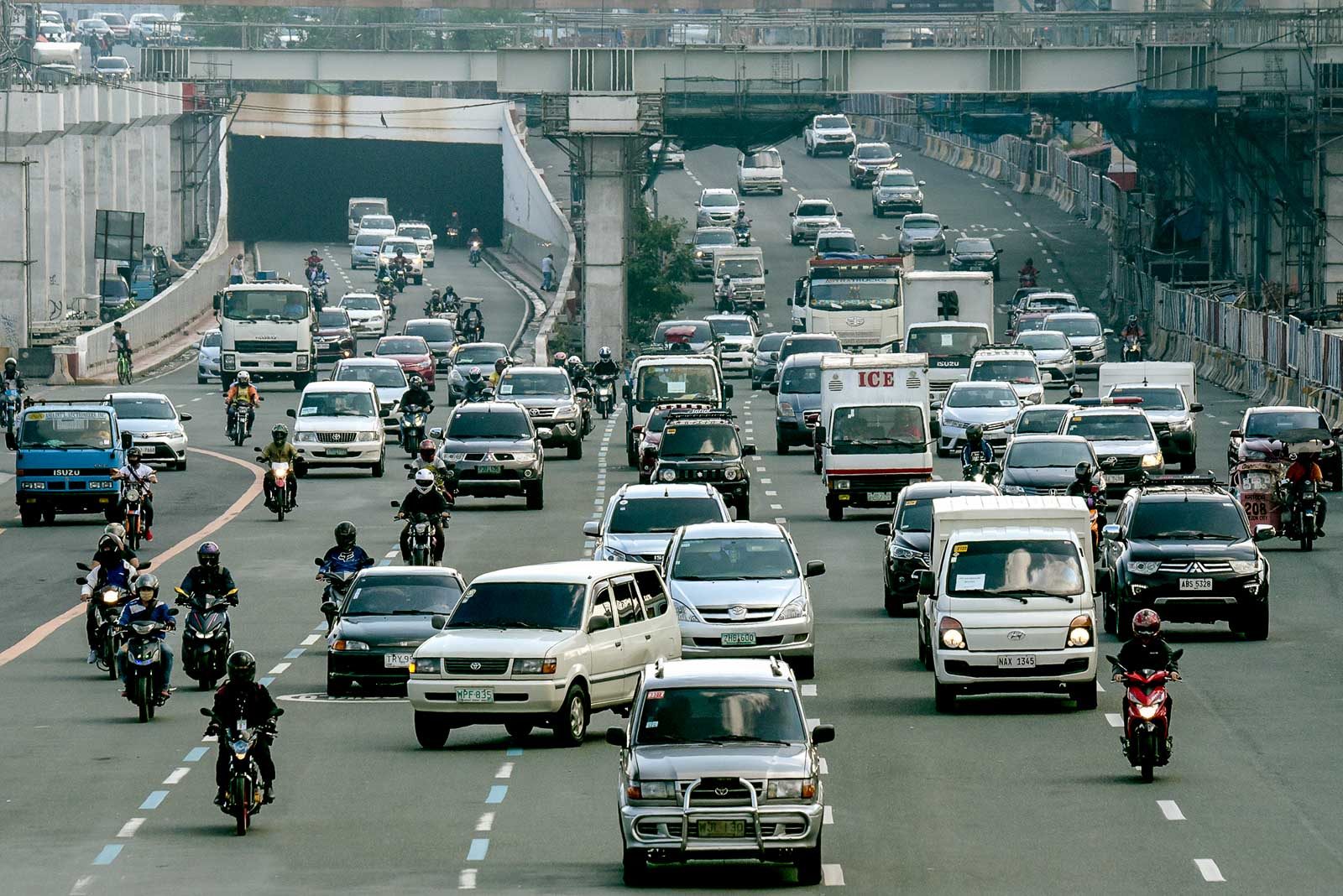 Buses and jeeps banned, modified coding for cars, in pitched Metro Manila GCQ