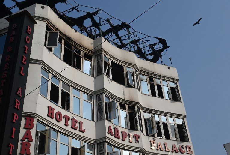 Delhi hotel fire kills 17