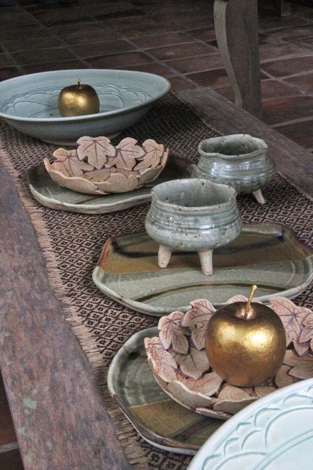 CANDY TRAYS. Ceramic pieces embossed with real leaves and assembled by hand before kiln firing. Price upon request. Photo by Rome Jorge