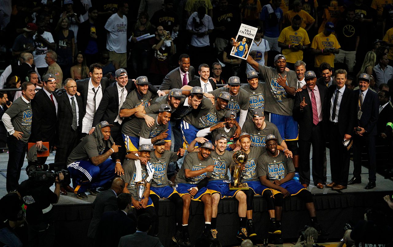 CHAMPIONS AT LAST. The Golden State Warriors celebrate their first NBA title in 4 decades. Photo by DAVID MAXWELL/EPA 