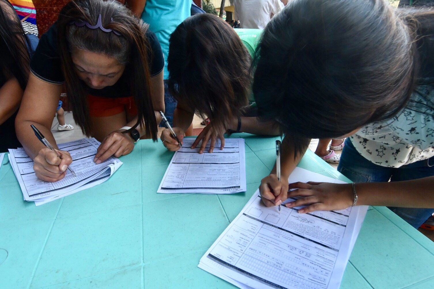 More than 2.5M register as new voters, exceeding Comelec target
