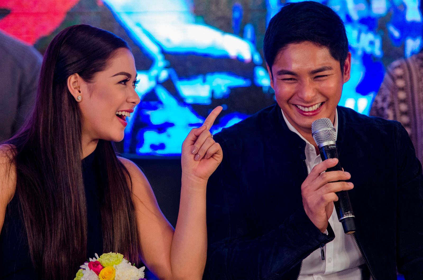 TEASING. Coco Martin and Maja Salvador laugh as they discuss the CocoJam tandem at the 'Ang Probinsyano' press conference. Photo by Rob Reyes/Rappler.com 