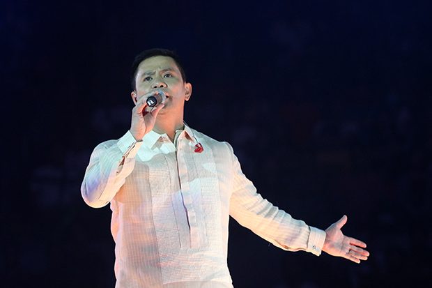 INVOCATION. Singer Ogie Alcasid with the invocation. Photo from PBA Images 