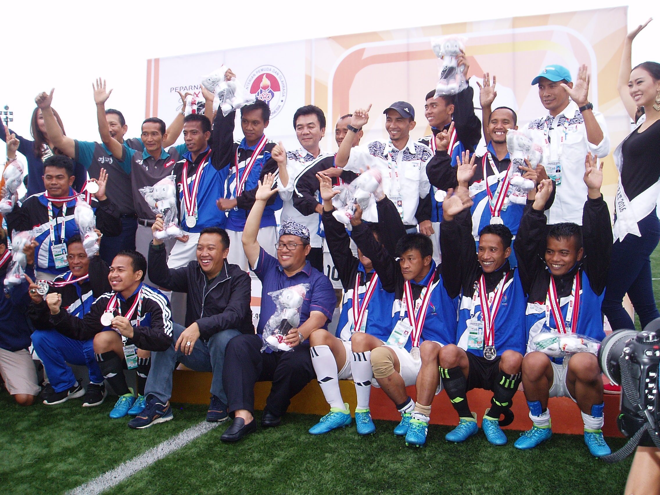Jawa Barat berhasil gabungkan gelar juara umum PON dan Peparnas 2016