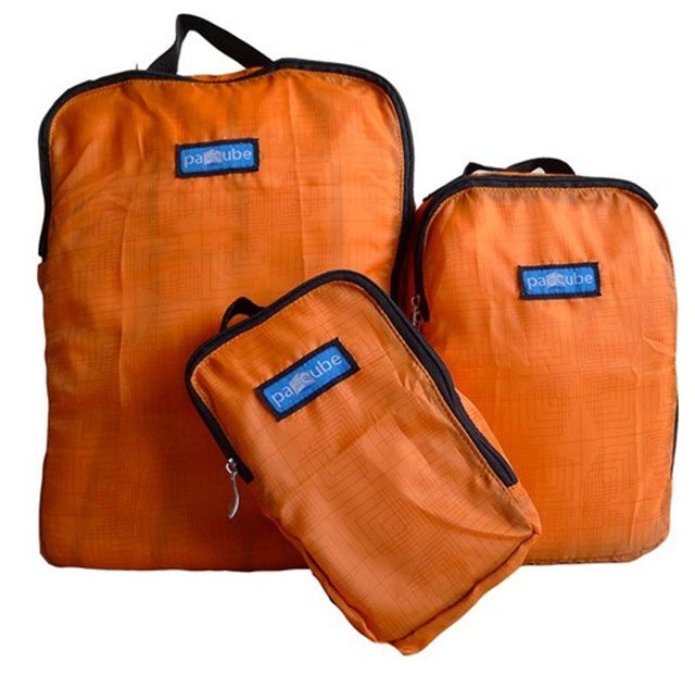 LIGHTWEIGHT. This packing cube set has a lighter fabric. Available at Paccube (P450). Photo from paccube.com