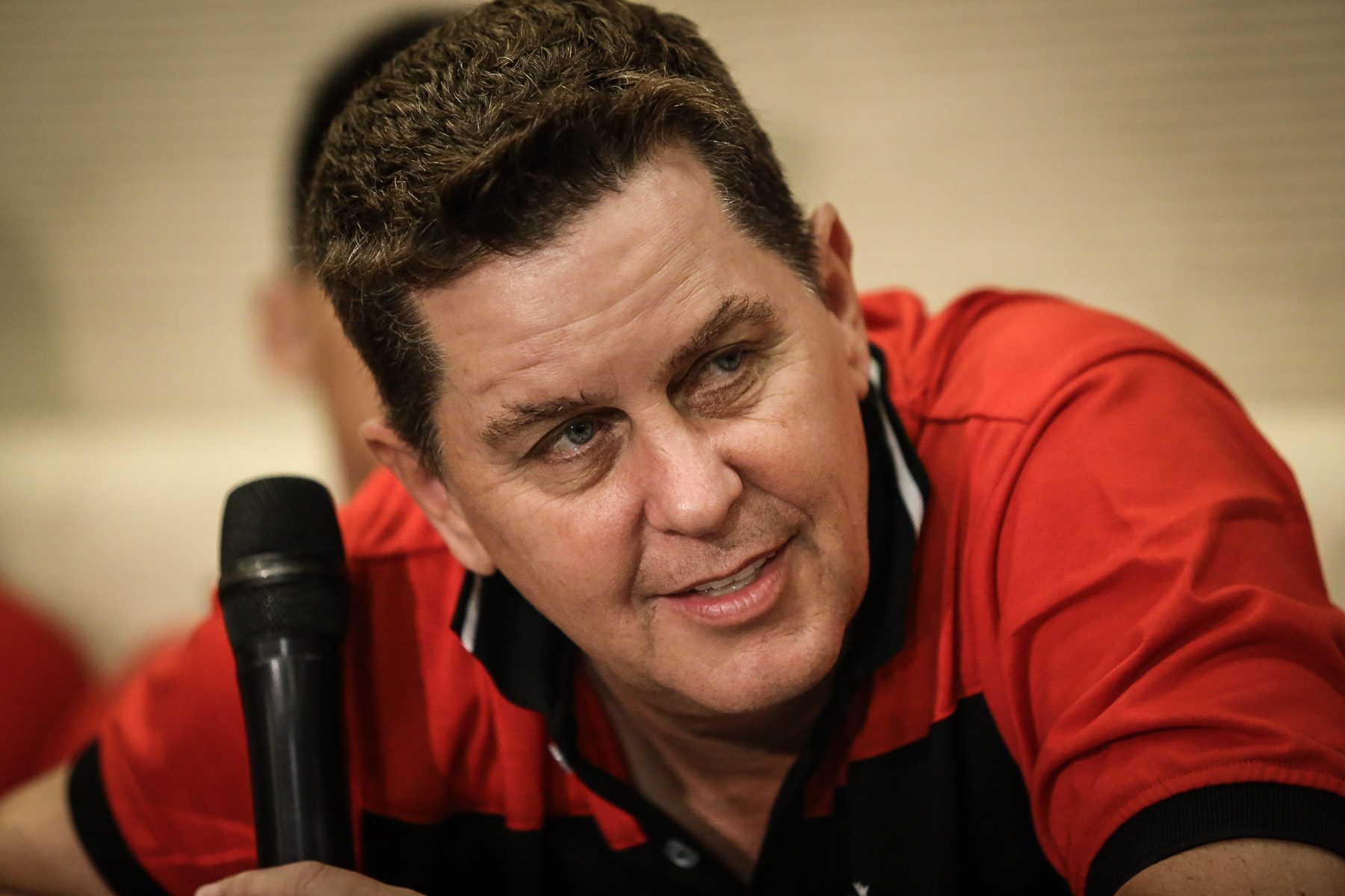 Jordan book author says Phil Jackson should hire Tim Cone for Knicks