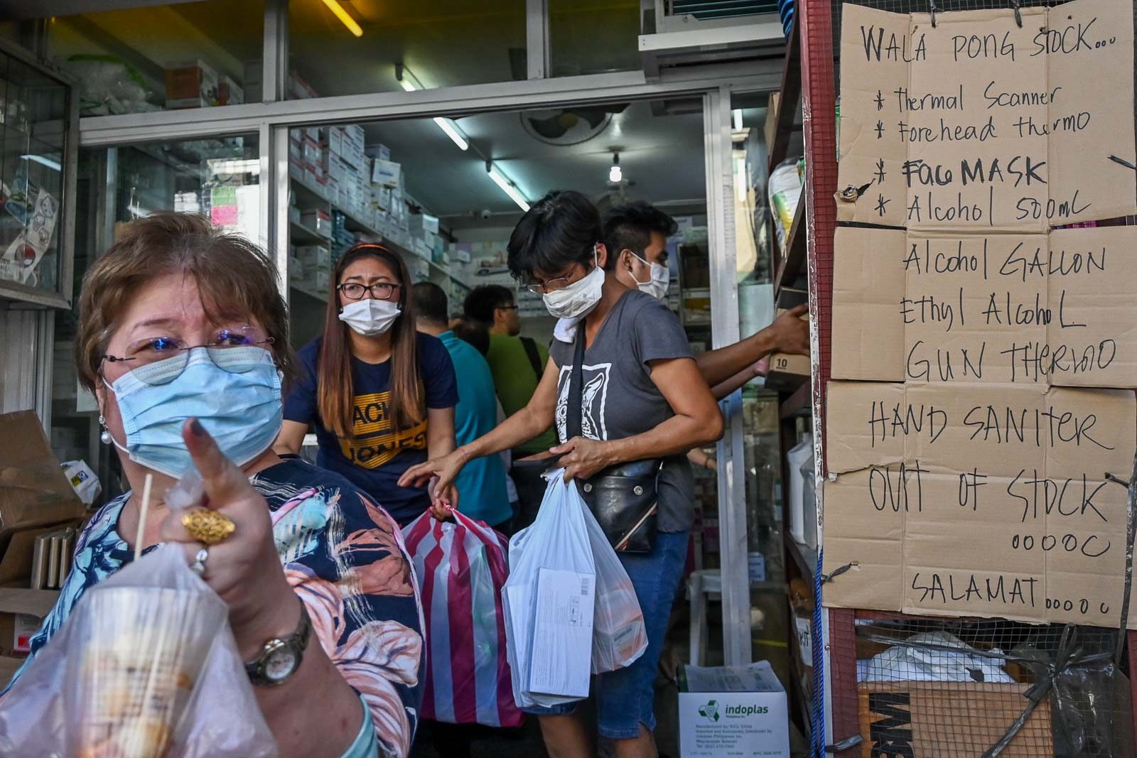 NO SUPPLY. Medical supply stores display out of stock signs for alcohol, surgical masks, and thermal scanners in Manila on March 12, 2020. Photo by Alecs Ongcal/Rappler 