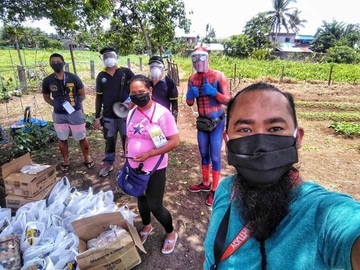 SPIDER WEBS. Bicolano Spiderman with his team, Naga Kontra COVID19, prepare their donation to Nagueños. Photo courtesy of Ongen Cañizo Pante-Bočkay  