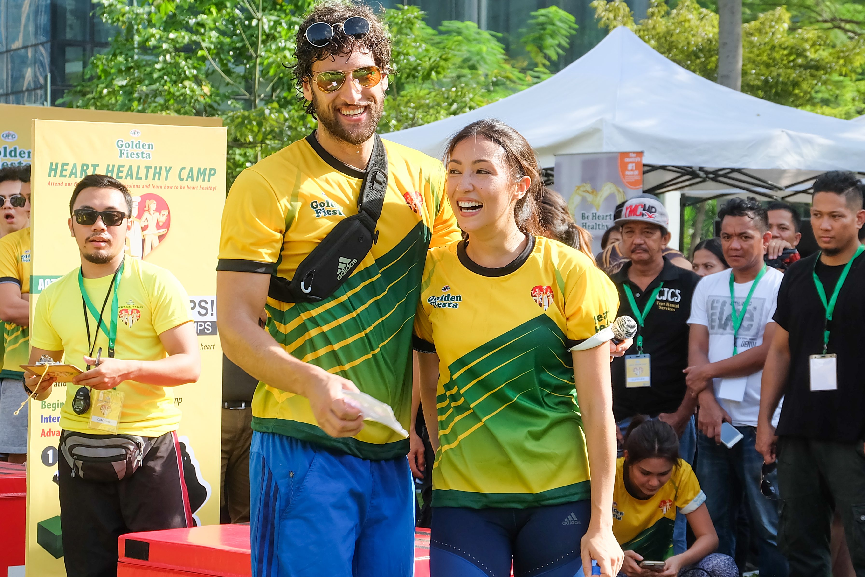 ENDORPHINES. Despite competing in separate teams, Nico Bolzico and Solenn Heusaff share a moment of camaraderie. Photo by Danna Peña 