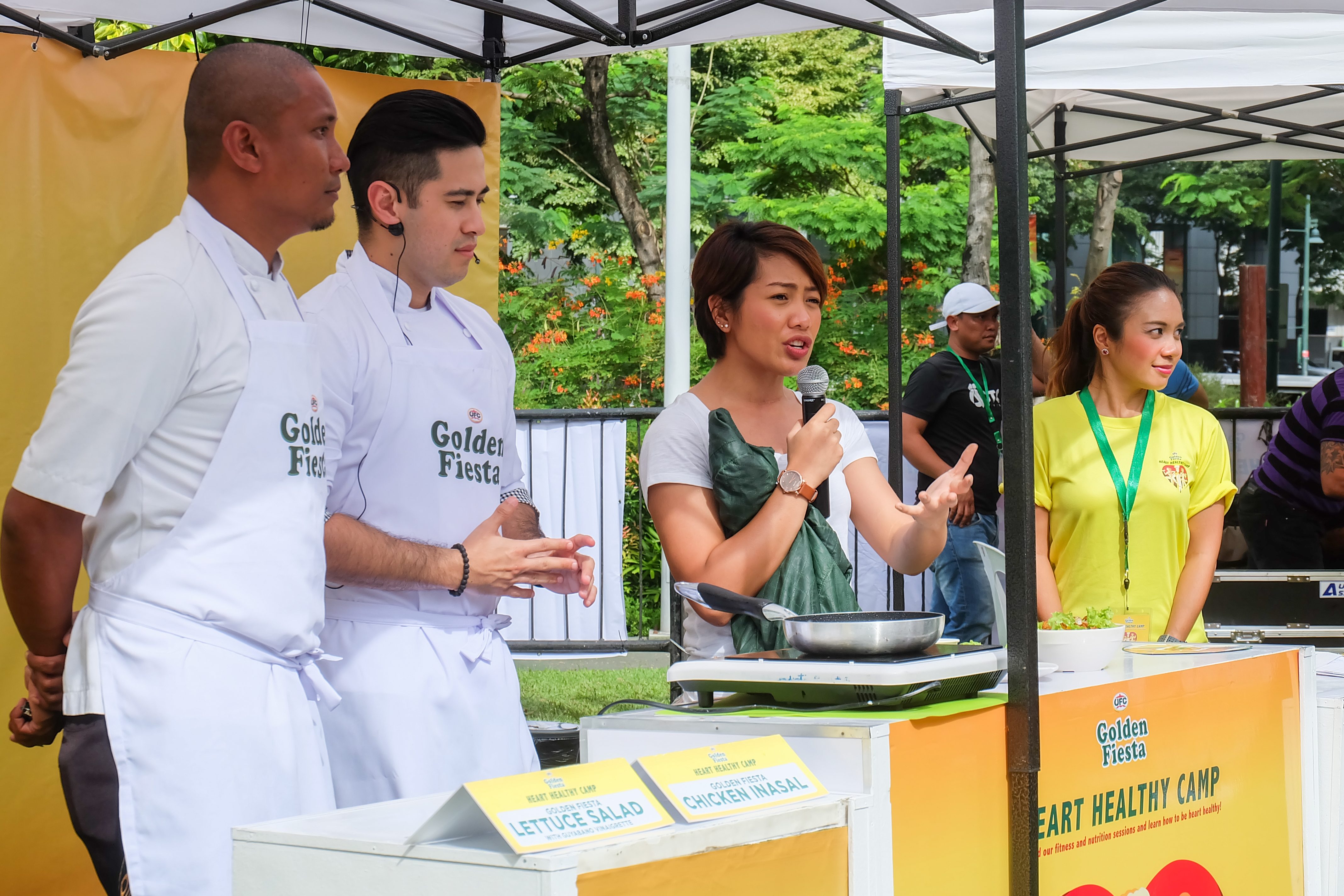 HEALTH IS WEALTH. Chef Sarasola shares the stage with nutritionist Fia Batua, who stresses the importance of making proper food choices. Photo by Danna Peña 