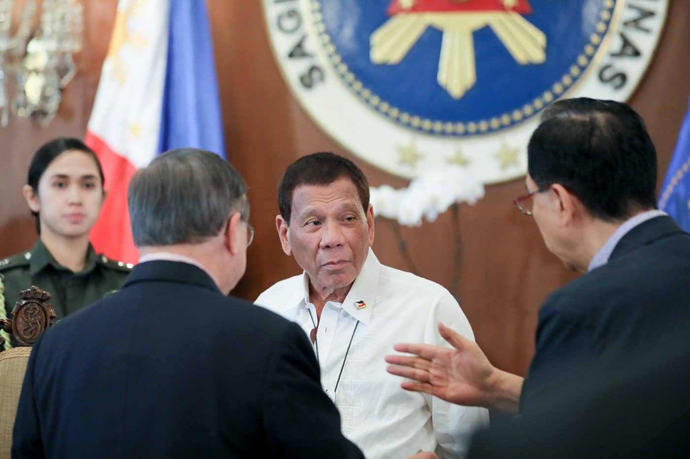 Duterte wants gov’t projects awarded to contractors with ‘most responsive, advantageous bid’