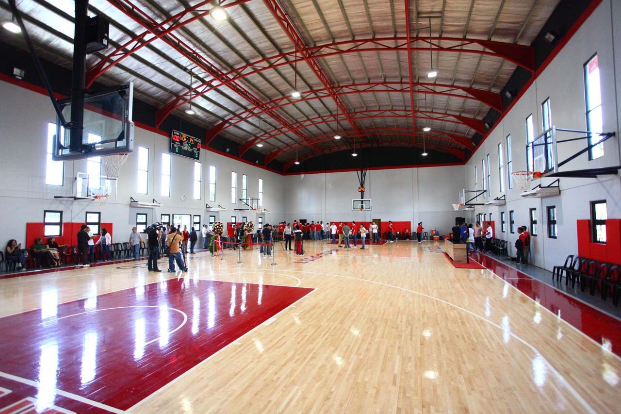 FULL COURT. Only rubber-soled shoes are allowed on this court.  Photo by Josh Albelda/Rappler 