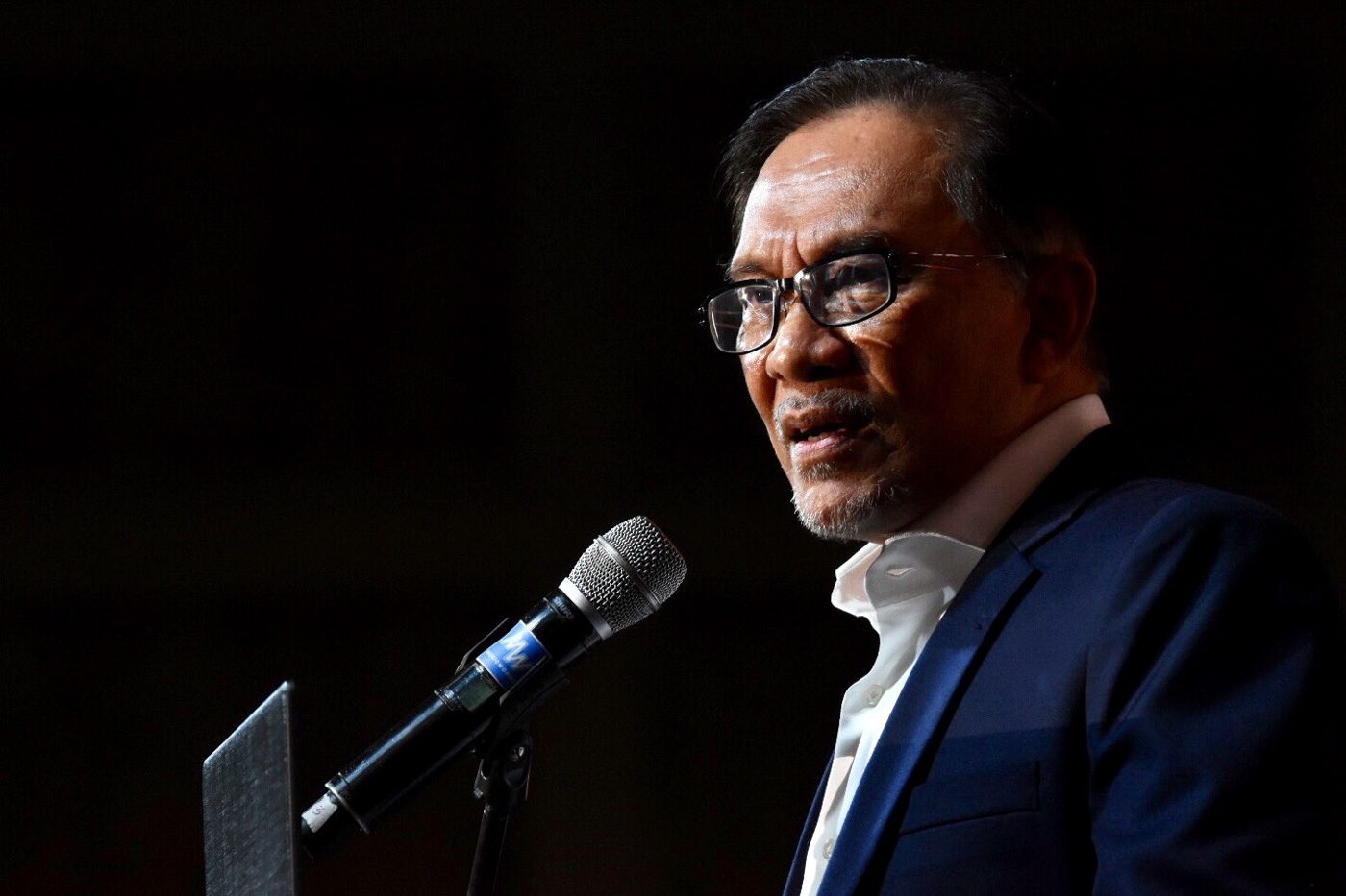 Malaysia’s Anwar faces sodomy accuser in election