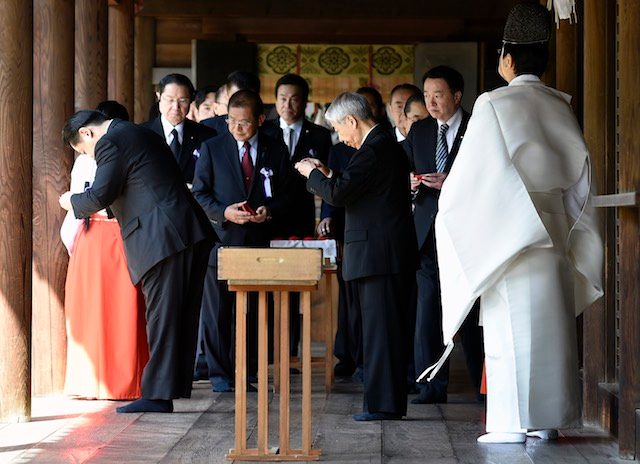 More than 100 Japanese lawmakers visit Tokyo war shrine