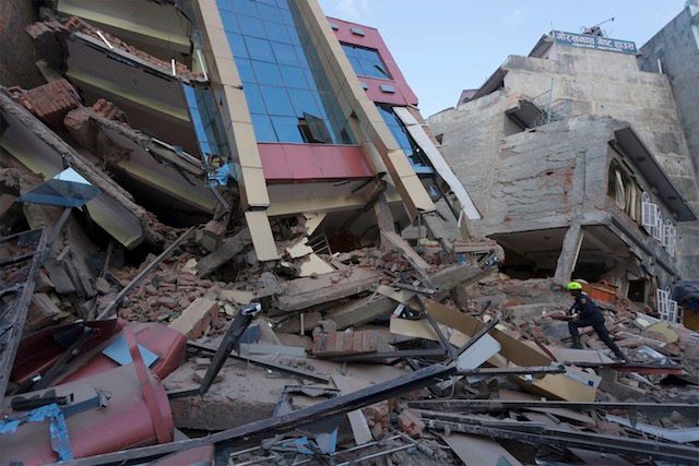 Rescuers battle to reach survivors of new Nepal quake