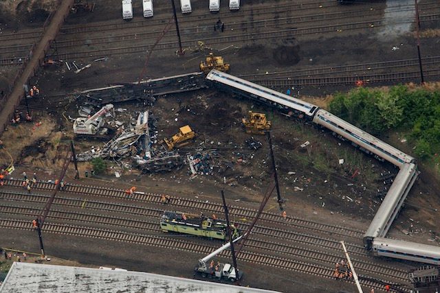 US train engineer slammed on emergency brakes before crash – NTSB