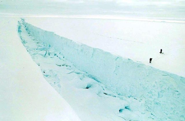 Breakup fears for massive Antarctic ice shelf – study