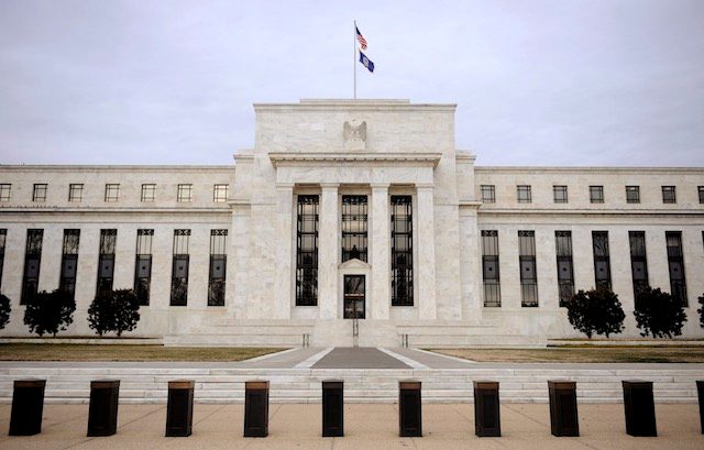 Strong US, weak world picture challenges Federal Reserve