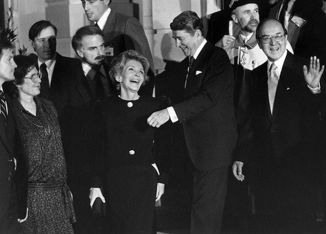FIRST COUPLE. An archive picture made available on March 6, 2016 of the US president Ronald Reagan (C-R) and his wife Nancy (C-L) during a visit in Geneva, Switzerland, November 20, 1985. Karl Mathis/EPA 