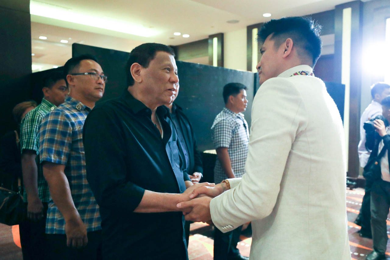 GREETING. President Rodrigo Roa Duterte is given a warm welcome by actor Robin Padilla upon his arrival at the Hotel Raffles Makati to attend the birthday celebration of TV personality Mariel Padilla on August 9, 2019. Photo by Karl Norman Alonzo/Presidential Photo 
