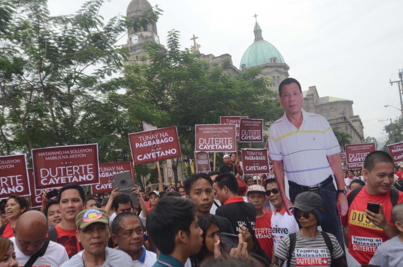 Taruhan kontroversial, Duterte menunggu akhir pertandingan pada minggu pengajuan COC