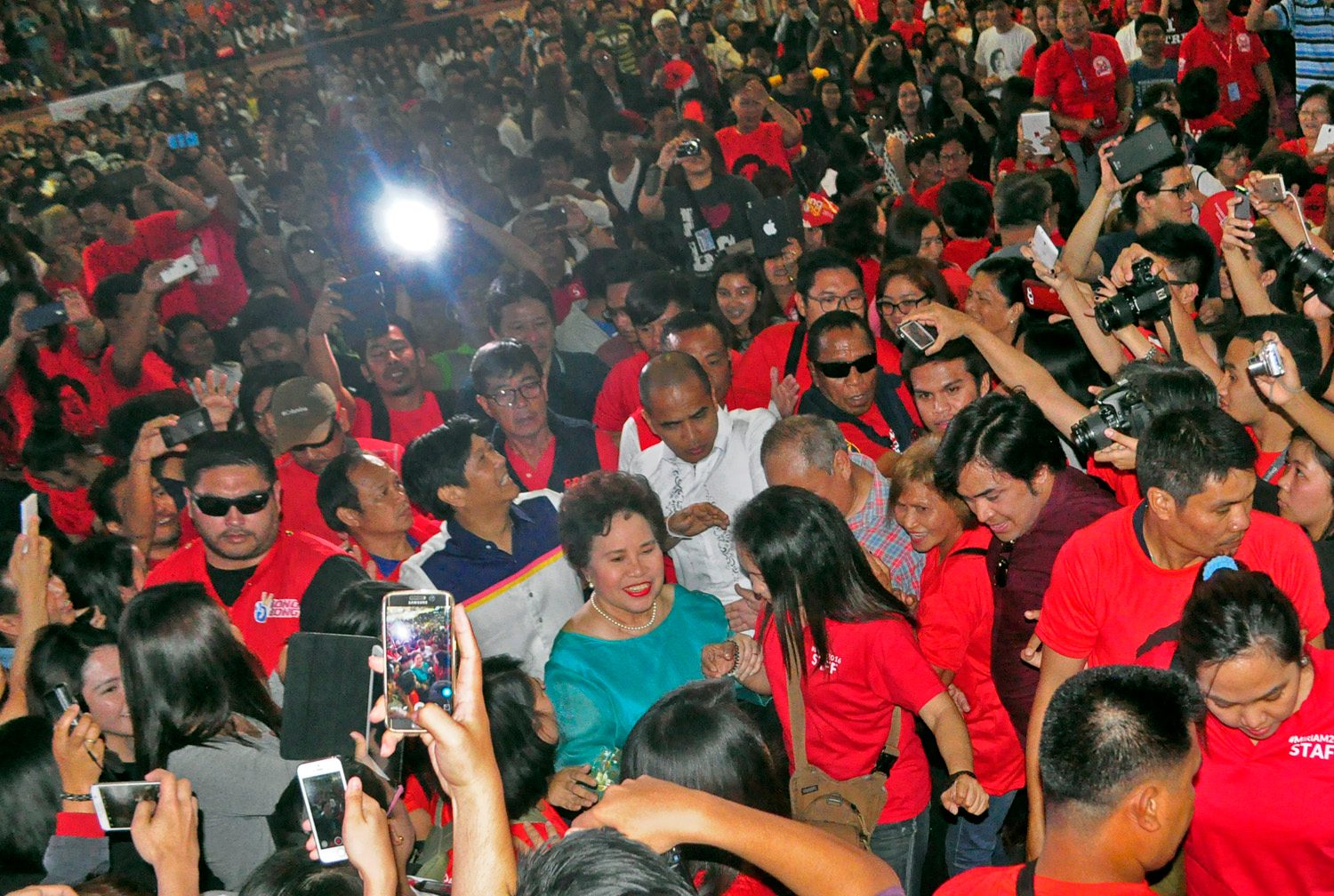 Miriam Santiago: Back on the campaign trail, back with pick-up lines