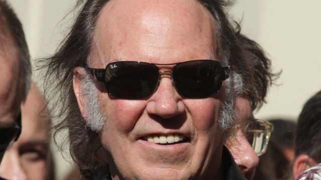 ‘Streaming sucks,’ Neil Young says