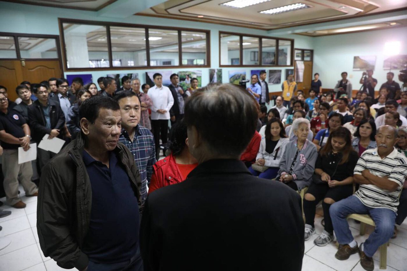 Duterte meets families of Ompong landslide victims