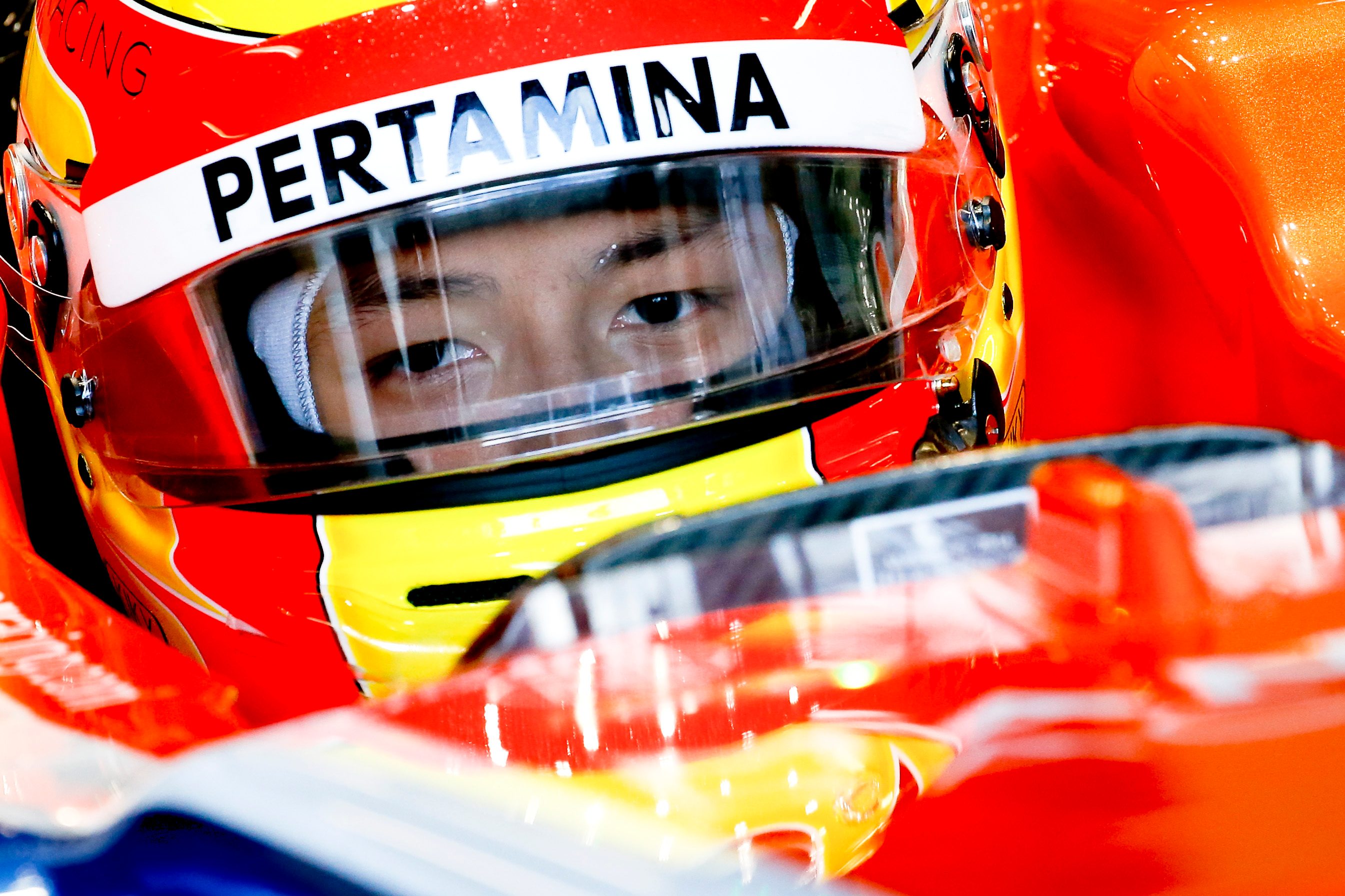 Rio Haryanto harus rela dicopot dari posisinya sebagai pembalap utama Manor Racing. Foto oelh Diego Azubel/EPA 