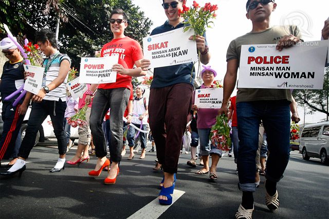 IN PHOTOS: Dingdong Dantes walks in heels to promote Pinay power
