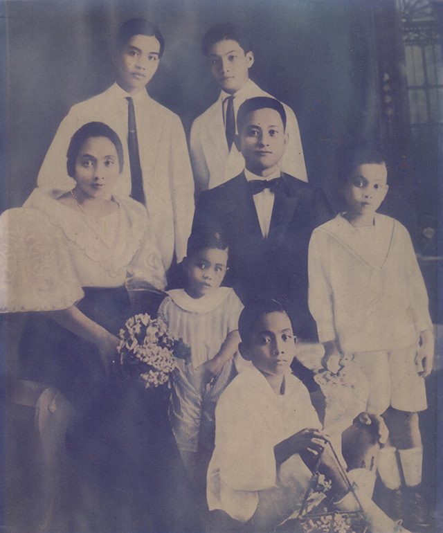 The Salonga family. Senator Jovy is standing 2nd from the left on the 2nd row 
