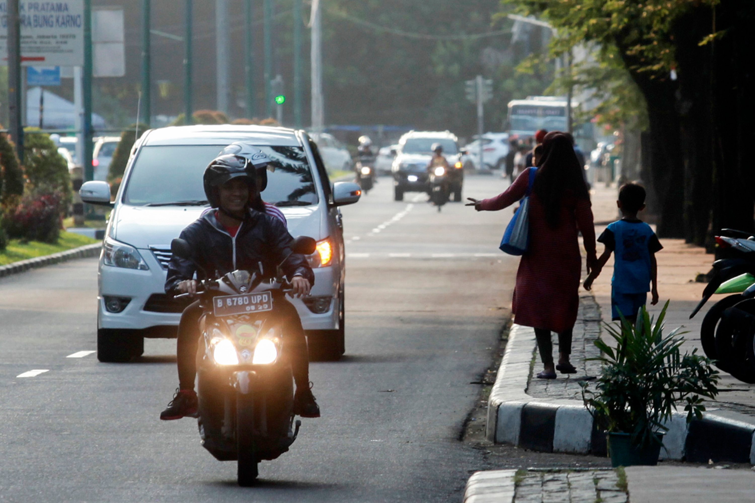 Pemprov DKI Jakarta berencana menghapus program 3-in-1. Kebijakan tersebut dikaji seiring banyaknya jasa sebagai joki dengan membawa anak. Foto oleh Muhammad Adimaja/Antara 