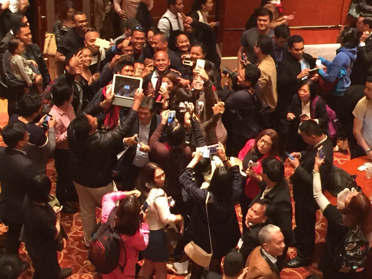 SPOT BATO. Even in China, Filipinos want selfies with the popular PNP chief. Photo from Dela Rosa's Facebook page 