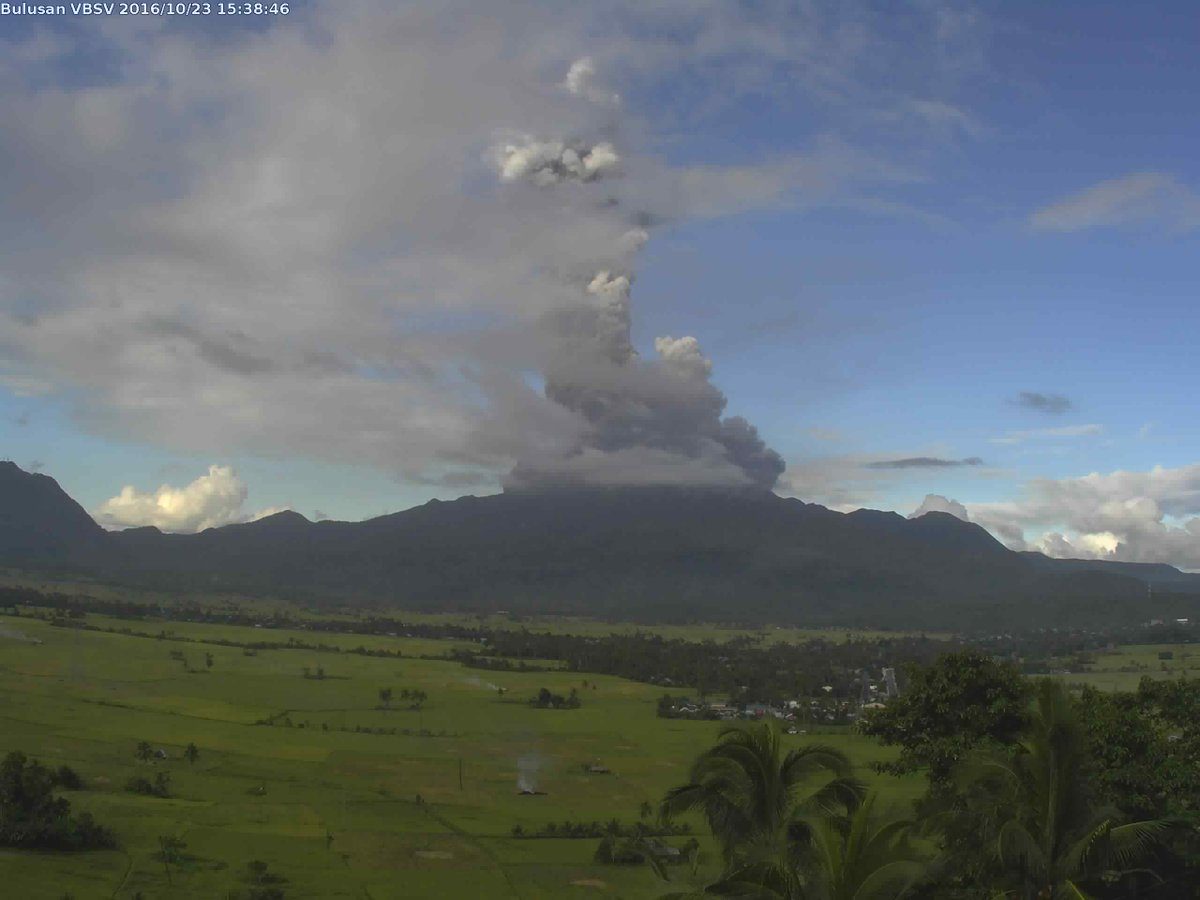Mt Bulusan spews ash column 2.5 kilometers high