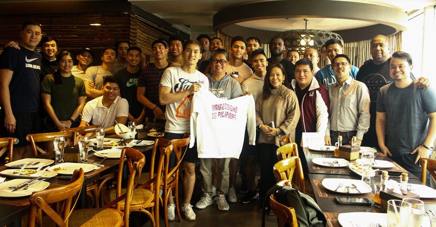 TEAM BACKERS. The UP Maroons enjoy the sendoff party organized by the school’s avid supporters. 
