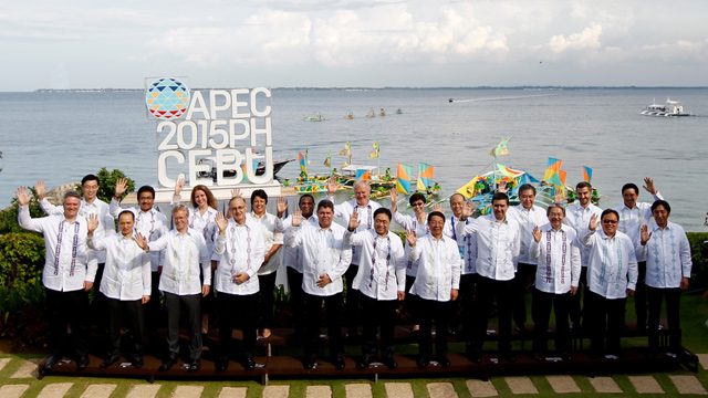 FINANCIAL INTEGRATION. Philippines Finance Secretary Cesar V. Purisima (front row, 6th from left), host of the APEC Finance Ministers' Process this year says, "we are optimistic that regional cooperation in building better financial linkages can smoothen our path to shared prosperity." Photo from the Department of Finance  