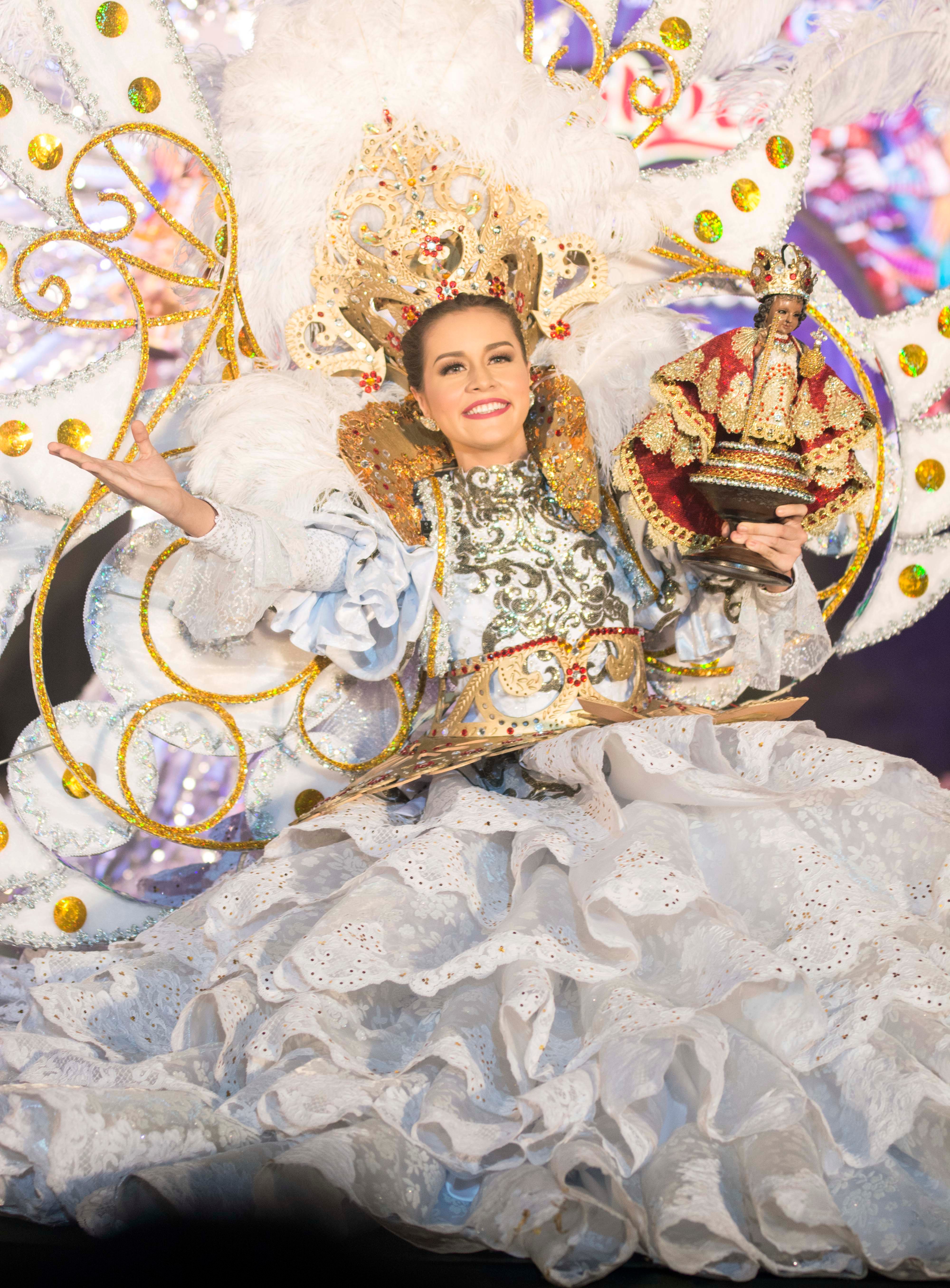 LADY IN WHITE. Bianca Wilhelmina Willemsen of Carcar City in her beautiful costume during the competition 