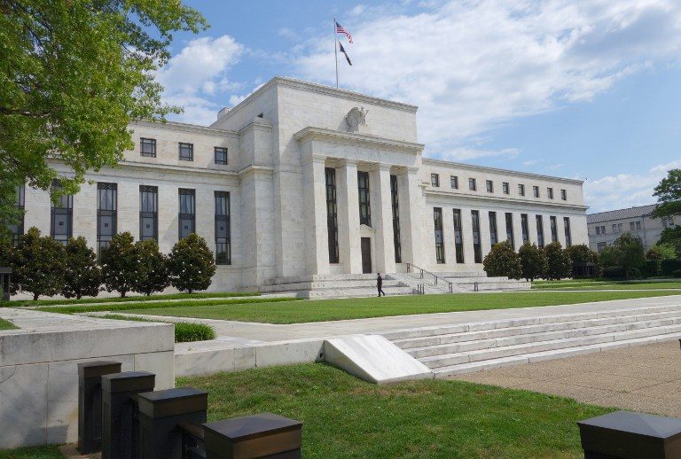 U.S. Federal Reserve orders major banks to suspend share buybacks
