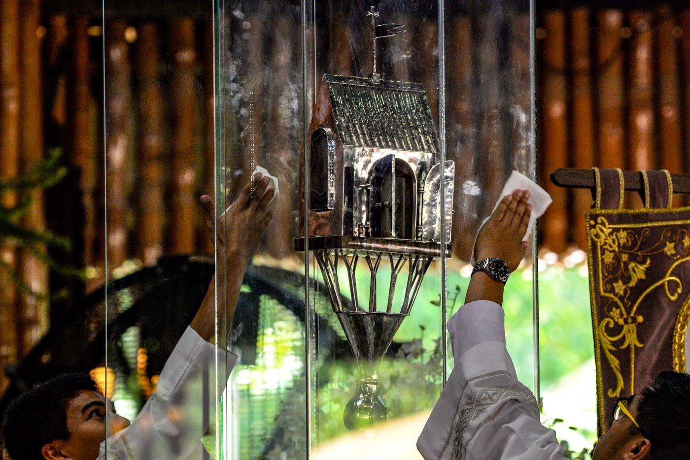 Manila Cathedral open 24 hours for Padre Pio heart relic