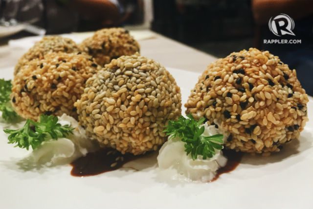 BUCHI CHEESECAKE. Don't be fooled – these are actually deep fried cheesecake covered in sesame seeds. Photo by Vernise L. Tantuco/Rappler.com 