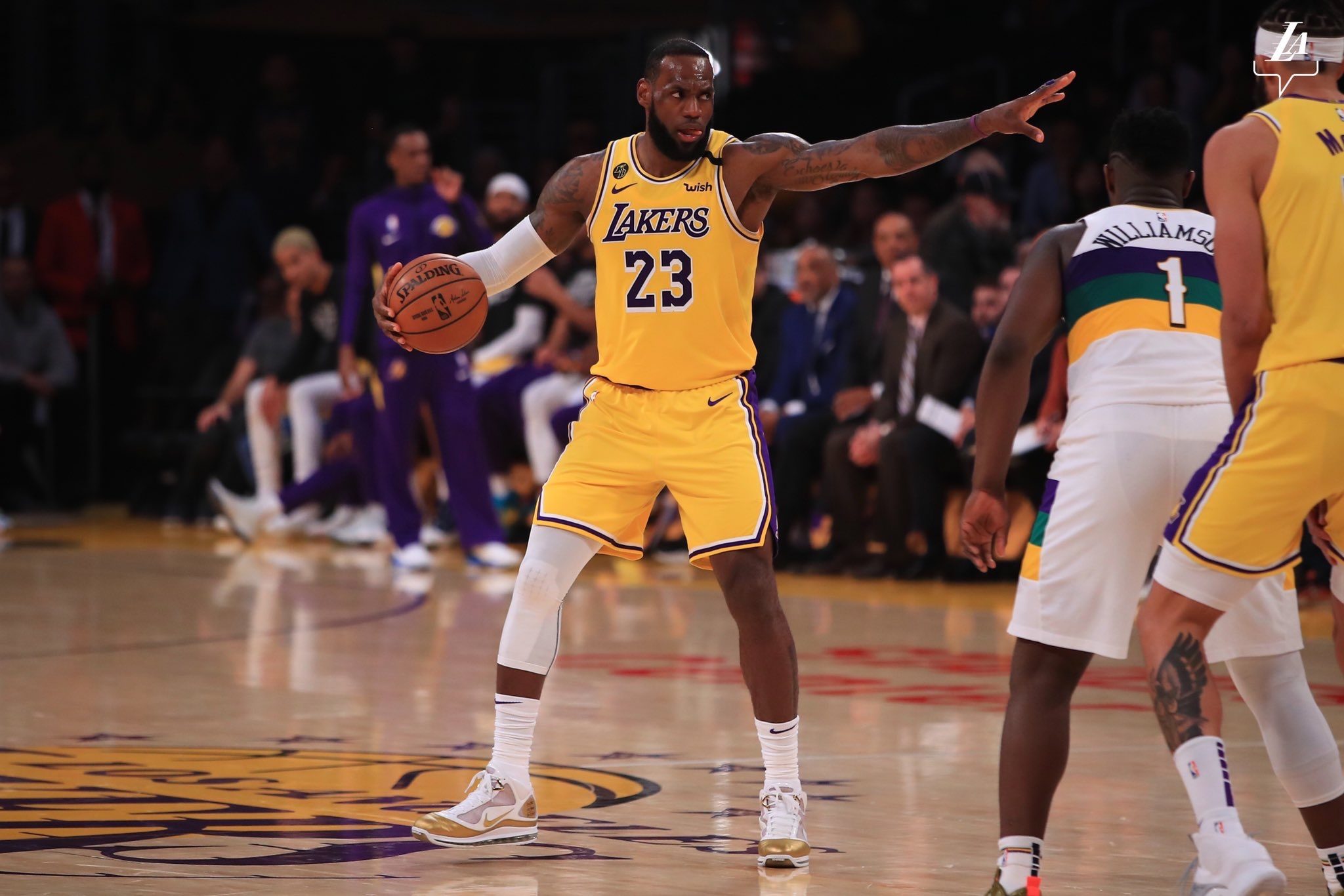 LeBron outguns Zion as Lakers clip Pelicans
