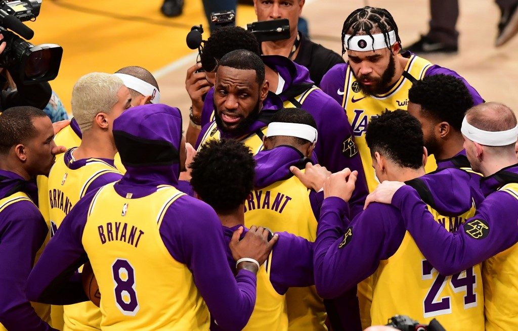 WATCH: LeBron keeps Kobe jersey in Lakers locker