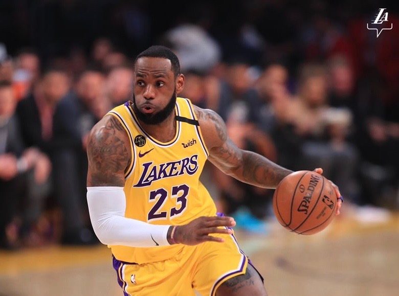 LeBron leads 3-point barrage as Lakers rip Spurs