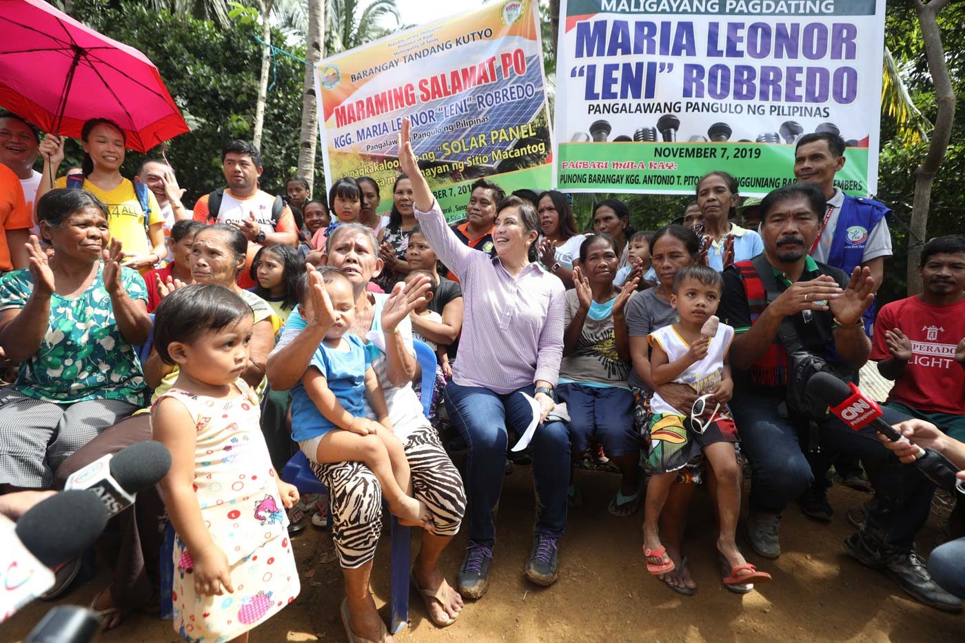 VP FOR THE POOR. Robredo waves as she is welcomed by residents of Sitio Macantog on November 7, 2019. Photo by Jay Ganzon/OVP