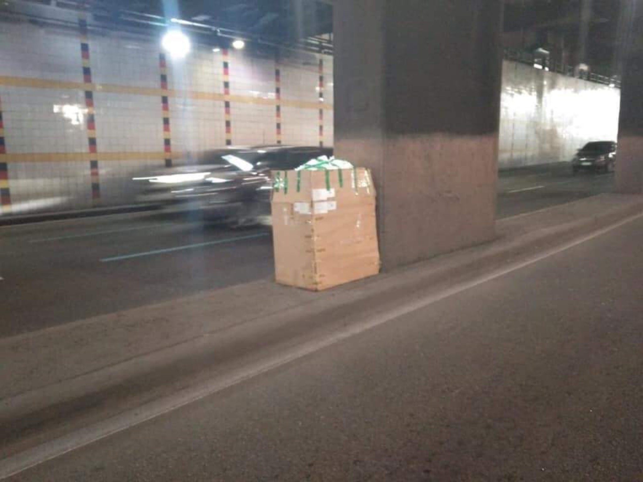 LOOK: Suspicious box left in EDSA-Shaw underpass